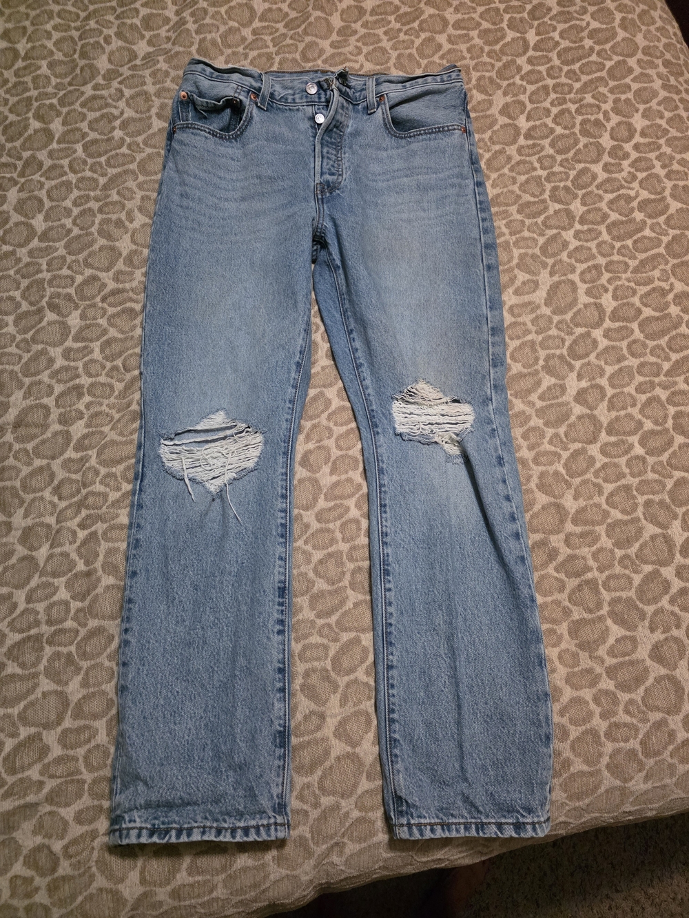 Levi 501 Distressed Cropped Jeans